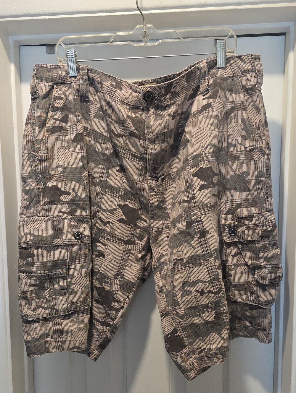 Phat Farm Beige and Olive Camo Waistband Cargo Shorts